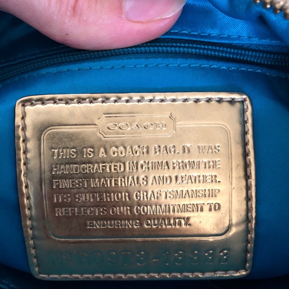 Gold Coach Purse - Picture 5 of 9